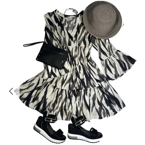 Hammitt Nash Small 2 Crossbody Wristlet Painted Rattle Snake Black Leather Bag - Picture 4 of 12